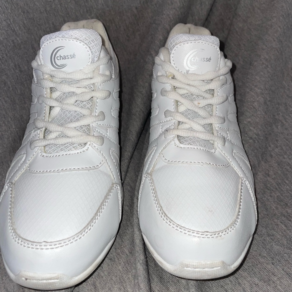 CHASSE Cheer Shoes Size 6 White